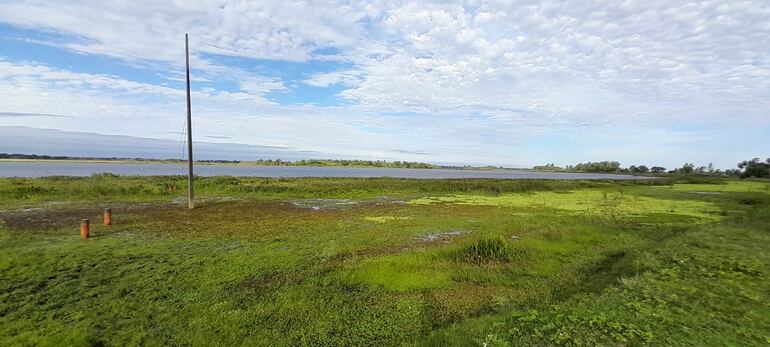La Laguna Capilla se presenta como otro de los grandes atractivos en Guazucua.