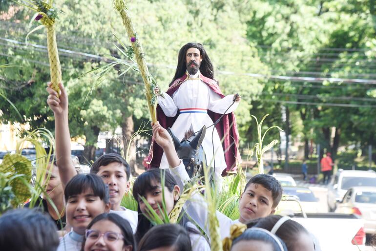 El Domingo de Ramos recuerda la entrada de Jesús a Jerusalén. 