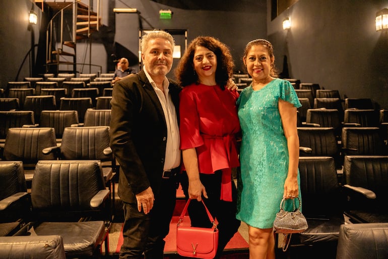 Alfredo Rodríguez, Kattia Pineda y Claudia Zárate.