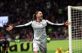 MILÁN (Italia), 21/03/2026.- Adrien Rabiot, del AC Milan, celebra tras marcar el 2-1 durante el partido de la Serie A italiana entre el Milan y el Torino en el estadio Giuseppe Meazza de Milán, Italia, el 21 de marzo de 2026. (Italia) EFE/EPA/MATTEO BAZZI