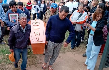 Sepelio de Melania Monserrat Riveros Dávalos (11), la nena asesinada en Caazapá.