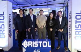 Rodrigo Maldonado, Eduardo Giménez, Neri Giménez, Rocío Paredes e Ignacio Soto.