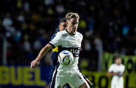 El volante argentino, Juan Fernando Alfaro (26 años) fue de lo mejor que tuvo Olimpia, en el amistoso internacional ante Boca Juniors, en el estadio Único de San Nicolás.