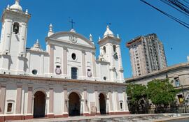 Fachada de la Catedral Metropolitana de Asunción