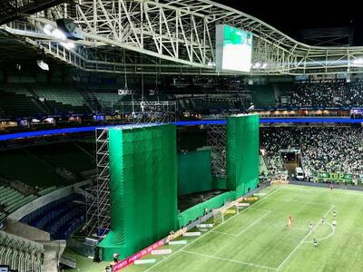 Enorme escenario montado para los conciertos musicales en el estadio Allianz Parque del Palmeiras.