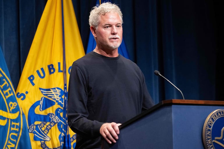 El actor estadounidense Eric Dane habla sobre su diagnóstico de ELA durante una conferencia de prensa para tratar el tema del seguro médico en la sede del Departamento de Salud y Servicios Humanos en Washington, D.C., el 23 de junio de 2025.