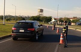 Imagen ilustrativa: agentes de la PMT de Asunción en la Costanera.