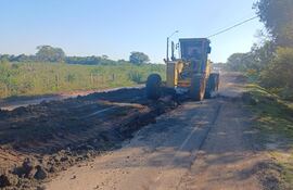 Comuna de San Pedro enripia ruta asfaltada como protesta ante desidia del MOPC