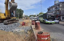 Trabajos en la zona de la avenida Eusebio Ayala generan complicaciones en el tránsito.
