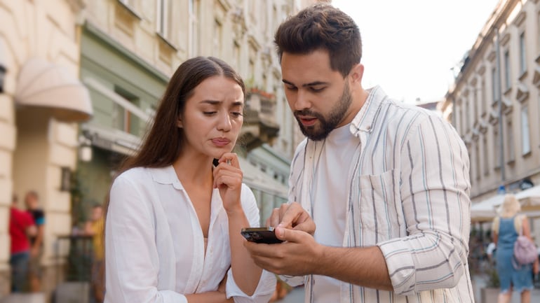 Cuando el paraíso es falso: IA, miedo y desinformación en el turismo.