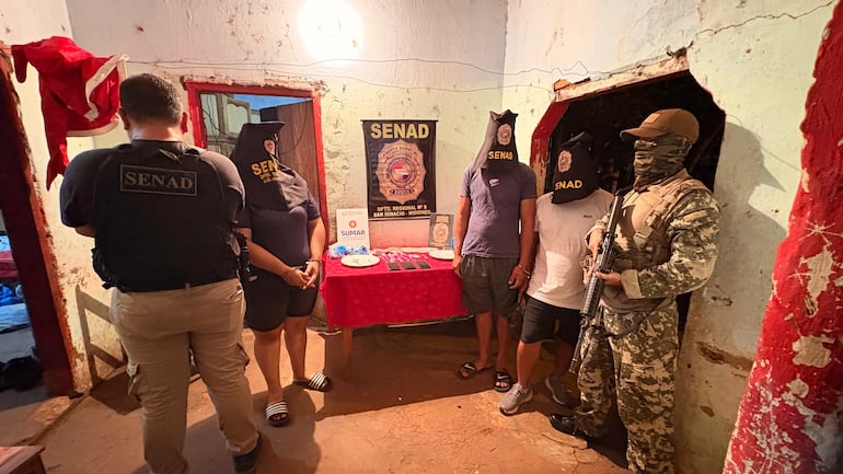 Agentes de la SENAD logran la detención de tres personas y la incautación de crack en Misiones