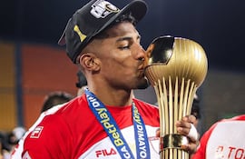 El extremo colombiano Harold Santiago Mosquera Caicedo, de 30 años, es la primera incorporación presentada oficialmente por Cerro Porteño.