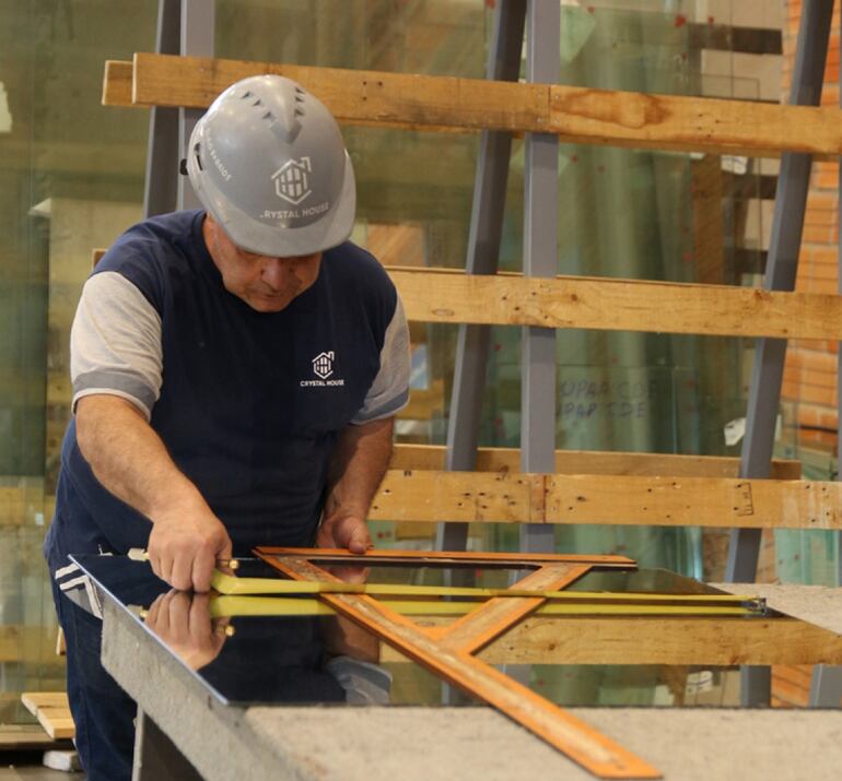 Crystal House se destaca por su constante compromiso con la formación y el desarrollo profesional.