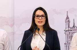 Paula Carro, la vocera del presidente Santiago Peña.