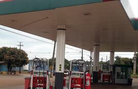 El solitario delincuente llegó a esta gasolinera simulando que buscaba trabajo para finalmente perpetrar el asalto.