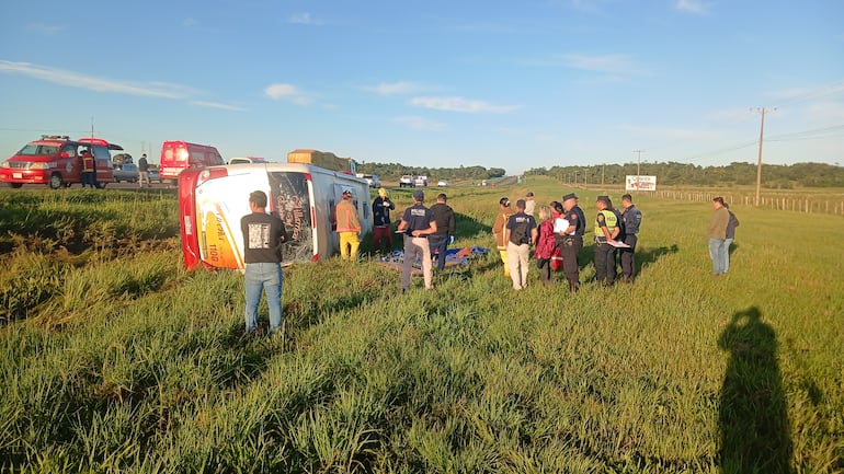 Coronel Oviedo accidente bus vuelco