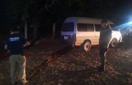 El furgón fue abandonado en el barrio Remansito, entre Ciudad del Este y Presidente Franco.