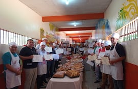 Internos de Misiones, en el marco de la reinserción social, se forman en gastronomía.