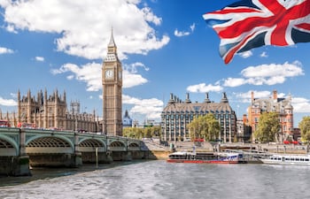 Imagen ilustrativa: una bandera del Reino Unido en el cielo y al fondo el Big Ben.