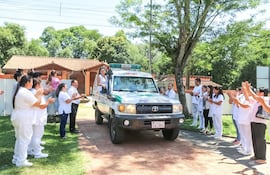 Politizan entrega de ambulancia en Yataity.