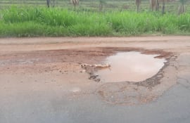 La ruta Tobatí–Arroyos y Esteros lleva años en pésimas condiciones, con baches y tramos deteriorados que ponen en riesgo a conductores.