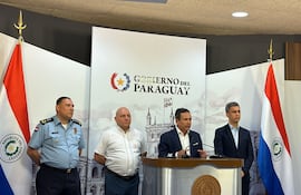 Conferencia de prensa en Mburuvicha Roga donde anuncian ilegalidad de huelga que no se comuniquen con 72 horas de anticipación.