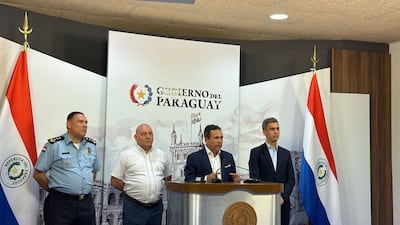 Conferencia de prensa en Mburuvicha Roga donde anuncian ilegalidad de huelga que no se comuniquen con 72 horas de anticipación.