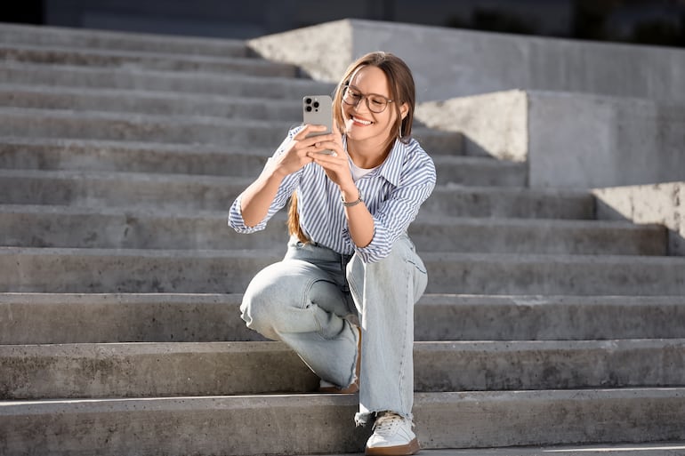 Tomar fotos con el celular, imagen ilustrativa.