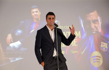 El futbolista internacional español Rodri habla durante su presentación oficial como nuevo jugador del FC Barcelona el 18 de agosto de 2026 en Barcelona. El Barcelona anunció el fichaje de Rodri procedente del Manchester City hasta 2030.