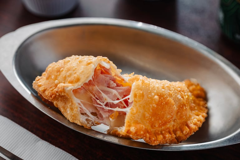 Empanadas de jamón y queso.