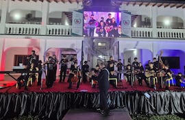 Parte del grupo de alumnos del Conservatorio Musical, durante el concierto denominado Melodías del Pantanal.