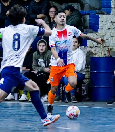 3 de Noviembre sacó un empate en su visita al Sport Colonial, por la 4ª fecha del torneo de la División de Honor.