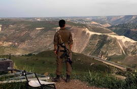 Un soldado israelí en los Altos del Golán.