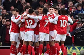 El Arsenal superó un duro escollo en la fecha anterior, al derrotar al Chelsea por 2-1.