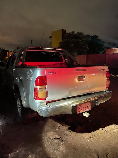 El vehículo Toyota Hilux que fue capturado esta noche en Amambay con una importante carga de marihuana.