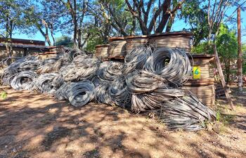 Los productos que serán rematados este 18 y 19 están en un depósito de la ANDE, en San Lorenzo.