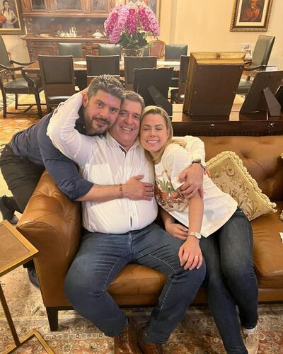 El intendente de Asunción, Óscar “Nenecho” Rodríguez; el expresidente Horacio Cartes y la senadora Lizarella Valiente, todos miembros de Honor Colorado.