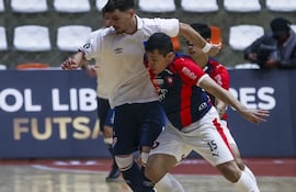 Cerro Porteño se impuso a Nacional 2-1 y avanzó a los cuartos de final, como segundo de su grupo. En esta instancia enfrentará a Centauros de Venezuela.