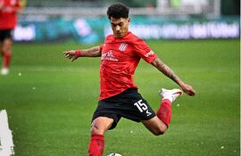 Santiago Arzamendia abrió el marcador para Estudiantes ante Banfield, pero no alcanzó para sumar de a tres.