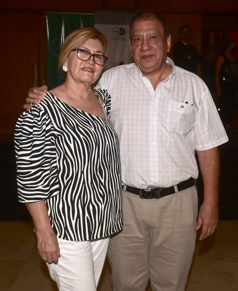 Carmen Cáceres y Roberto Giménez.