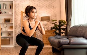 Concepto de rodillas fuertes.