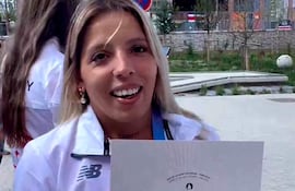 Gabriela Alejandra Narváez (14/12/1994), con el diploma olímpico.