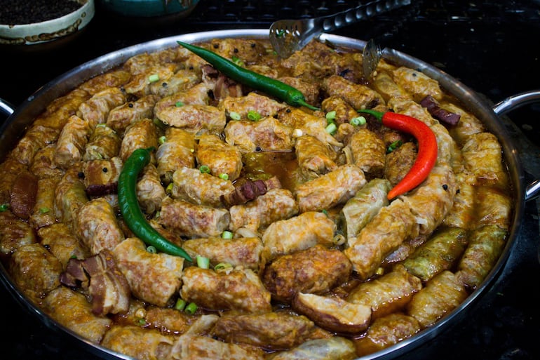Comida típica rumana llamada "sarmales", Rumania.