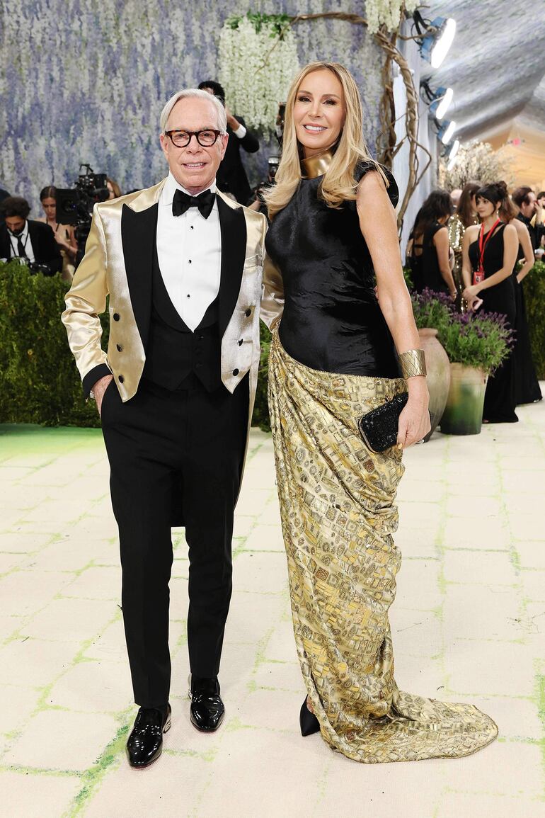 Linda parejita, Dee Ocleppo Hilfiger y Tommy Hilfiger en el Museo Metropolitano de Arte de Nueva York. (Mike Coppola/Getty Images/AFP)
