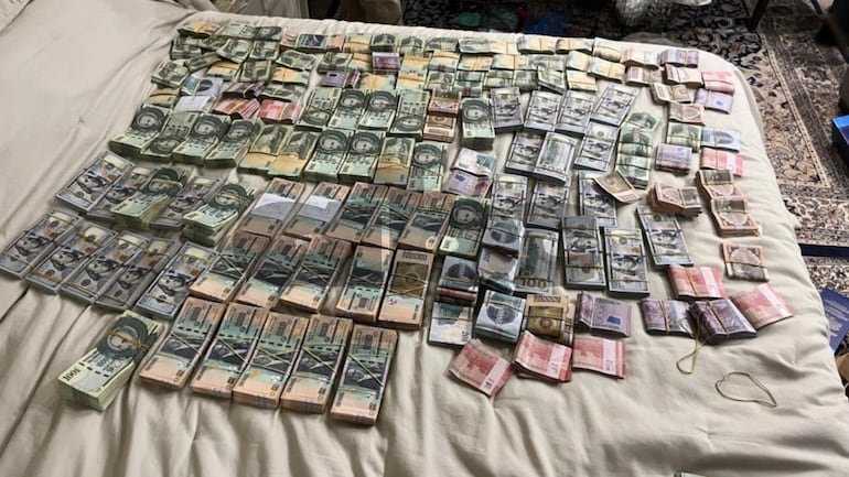 En la vivienda donde se capturó a Dalia López se dio con la incautación de 220.000 dólares y 300 millones de guaraníes en efectivo.