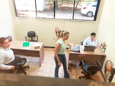 Diputada Roya Torres y su "nepobaby" Elías Torres.