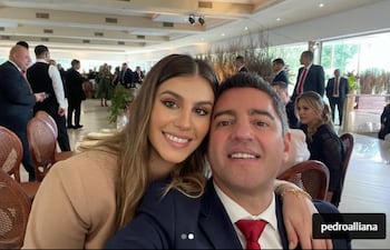 Montserrat Alliana; su padre y vicepresidente de la República, Pedro Alliana, una de las beneficiarias de este Gobierno, que "ya está mejor".