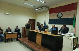 El Tribunal colegiado, presidido por el magistrado Hilario Bustos, y con los miembros titulares Antonio Benítez y Guillermo Ortega-