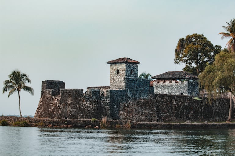 Castillo de San Filipe de Lara en Rio Dulce, Guatemala.