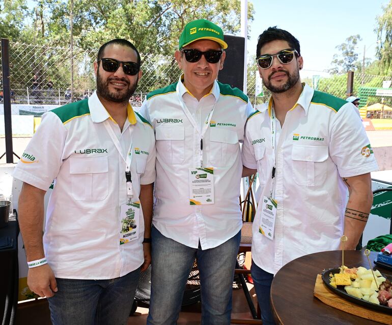 José Cristaldo, Edgardo Idoyaga y Marcelo Cristaldo. 